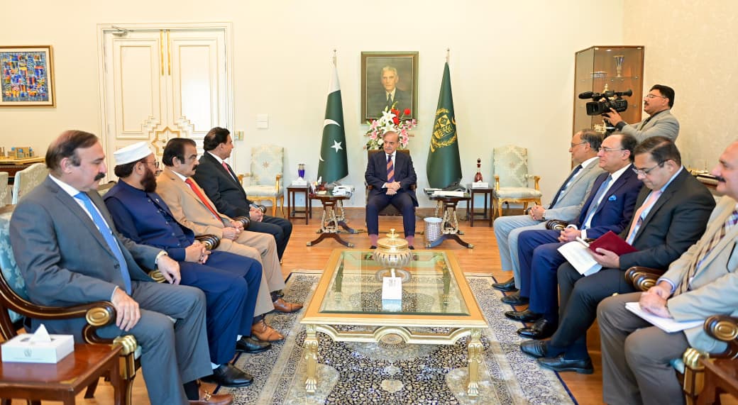 Pakistan PM lauds Azad Kashmir committee’s progress, vows to protect rights